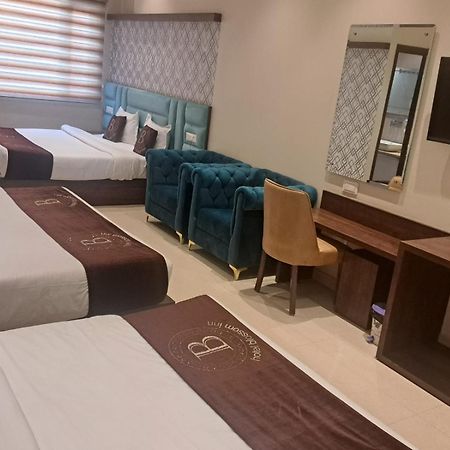 אמריצר Hotel Blossom Inn מראה חיצוני תמונה