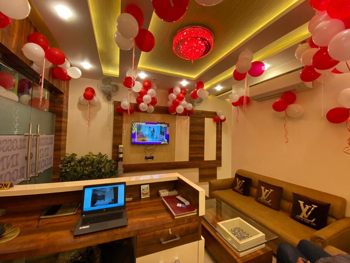 אמריצר Hotel Blossom Inn מראה חיצוני תמונה