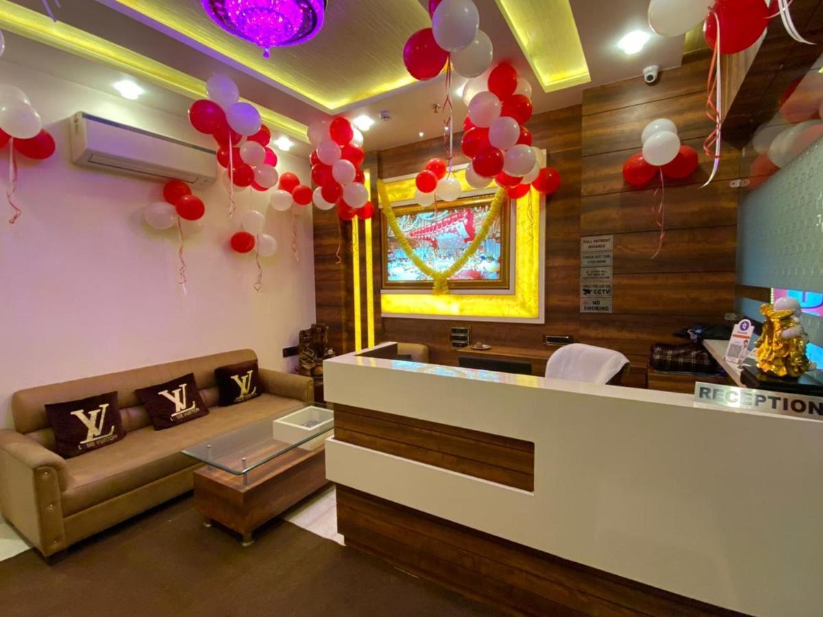 אמריצר Hotel Blossom Inn מראה חיצוני תמונה
