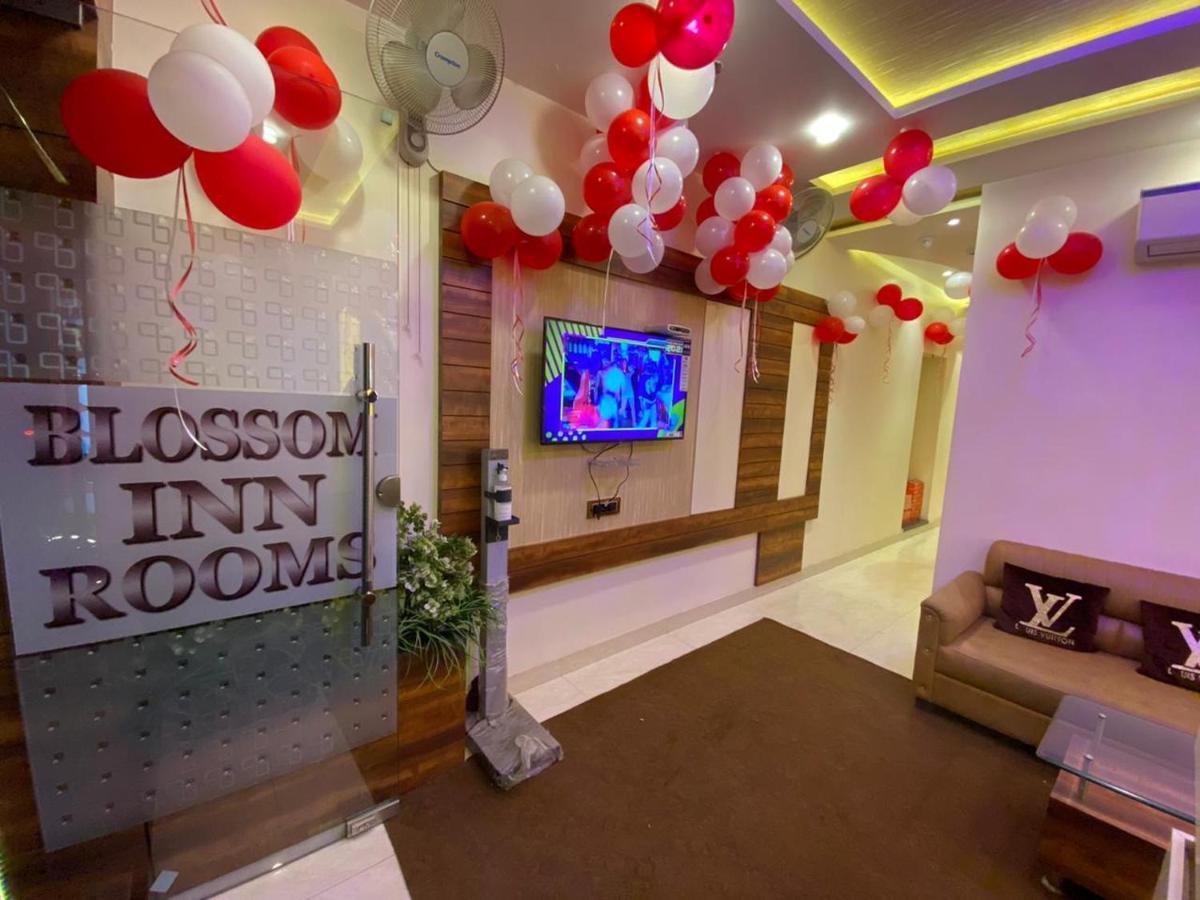 אמריצר Hotel Blossom Inn מראה חיצוני תמונה