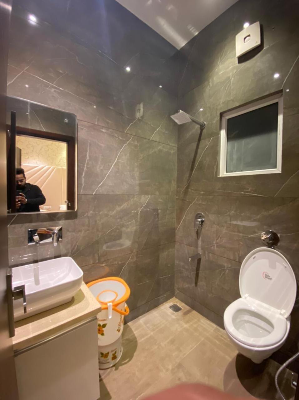 אמריצר Hotel Blossom Inn מראה חיצוני תמונה