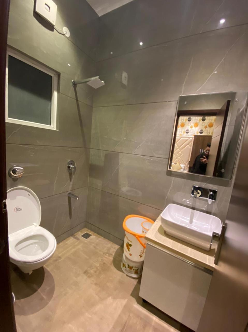 אמריצר Hotel Blossom Inn מראה חיצוני תמונה